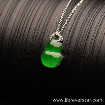 18K White Gold Jadeite Cucurbit Pendant